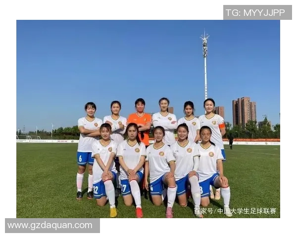 女足运动员李霞荣获国际足联最佳球员奖项，展现中华女足实力